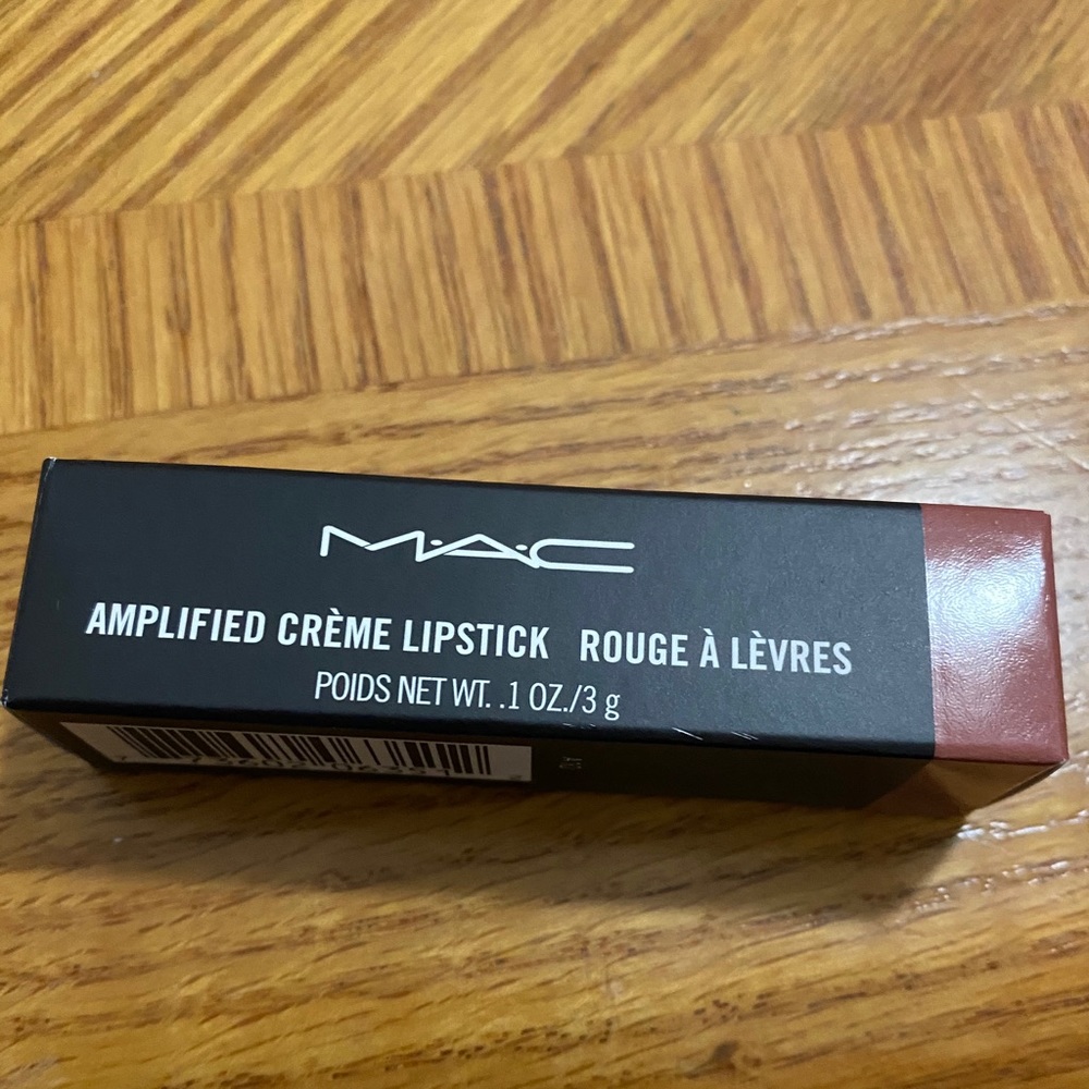 M.A.C. Amplified Creme Lipstick in #109 Fast Play